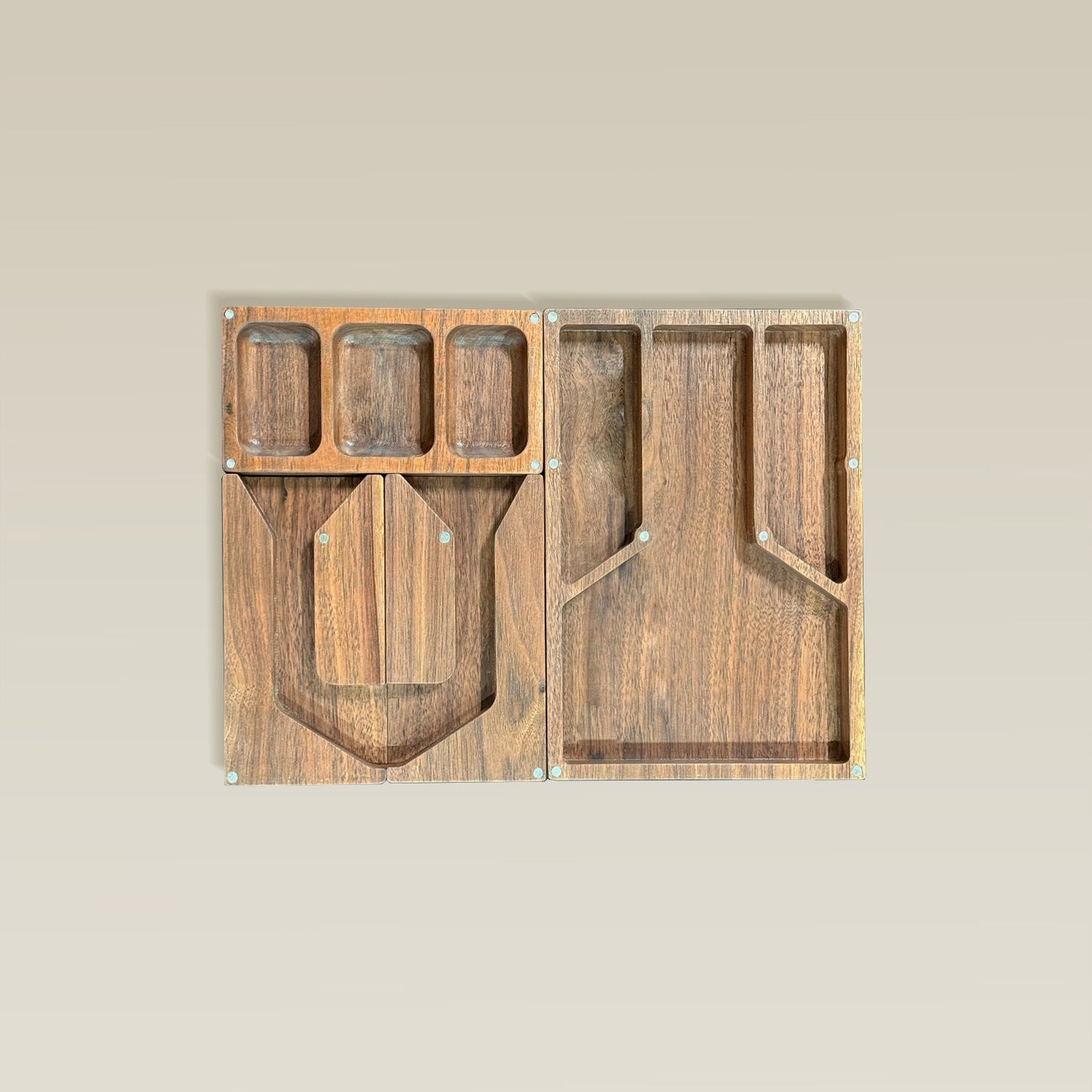 wooden-magnetic-dice-tower-with-tray
