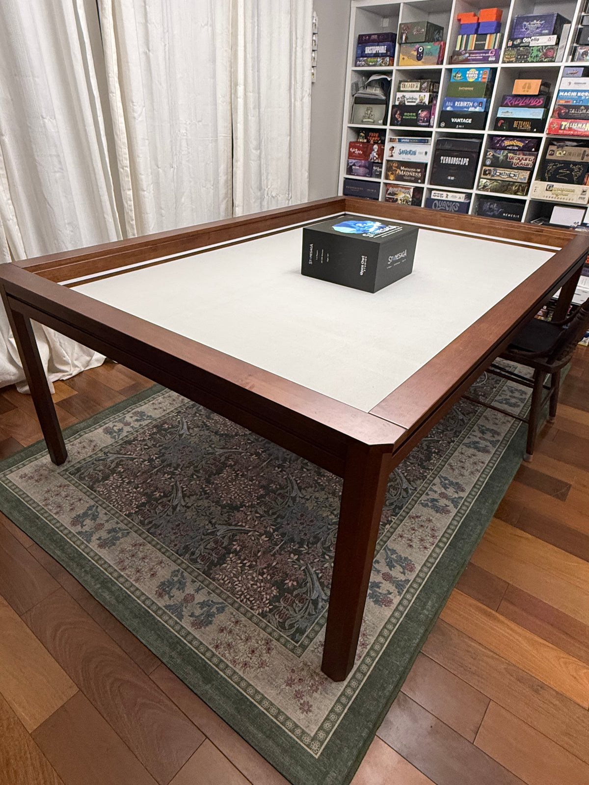 LED Kingswood (4×6'): The Royal Game Table