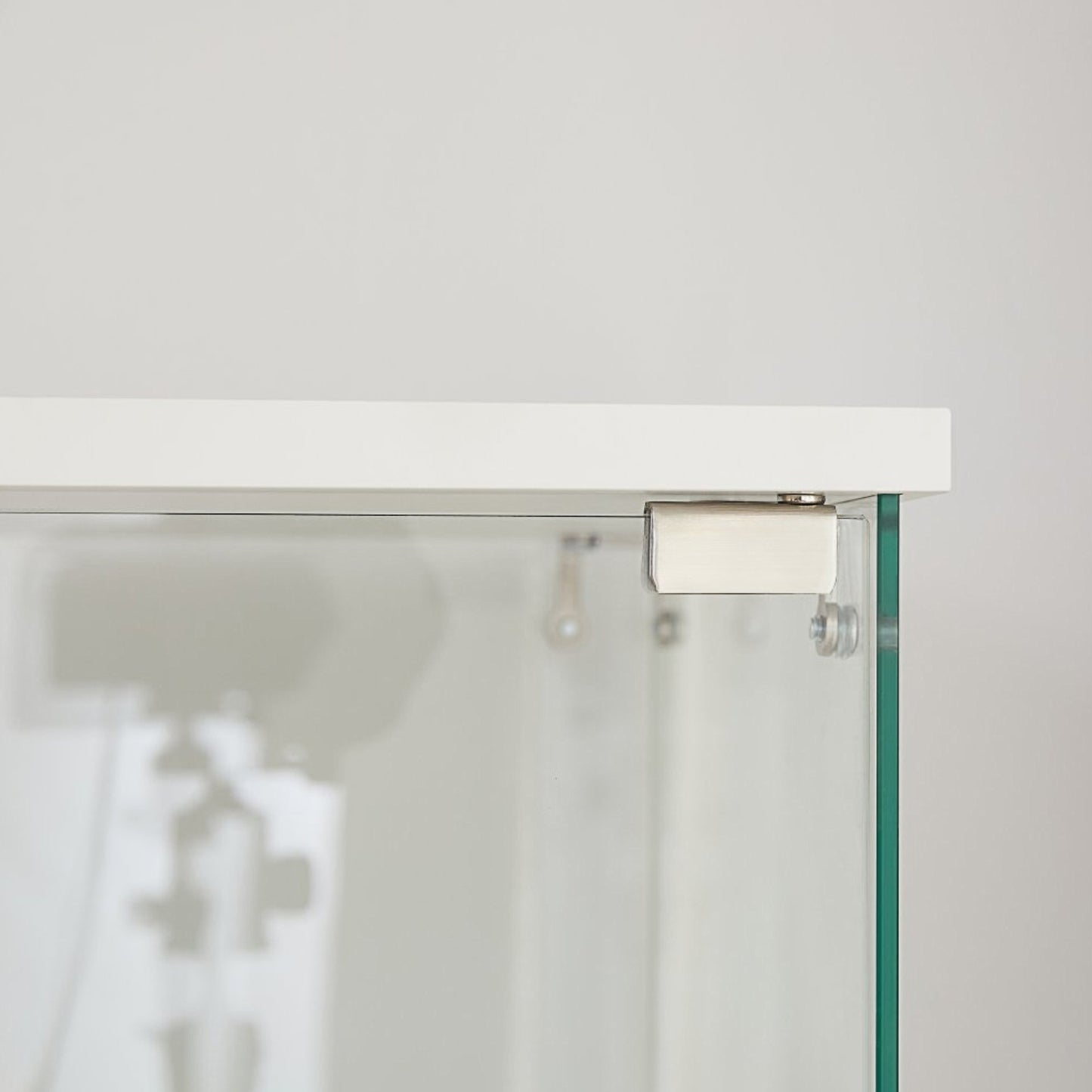 4-compartment-glass-cabinet