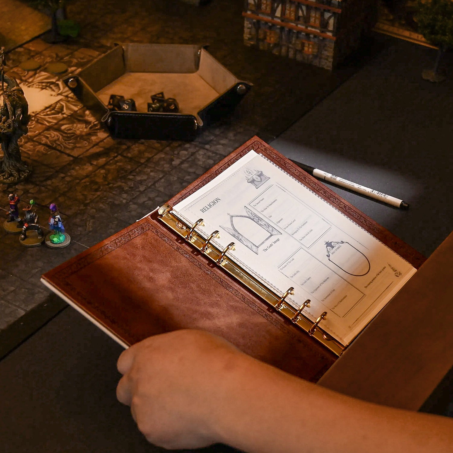 6-ring modular adventure binder