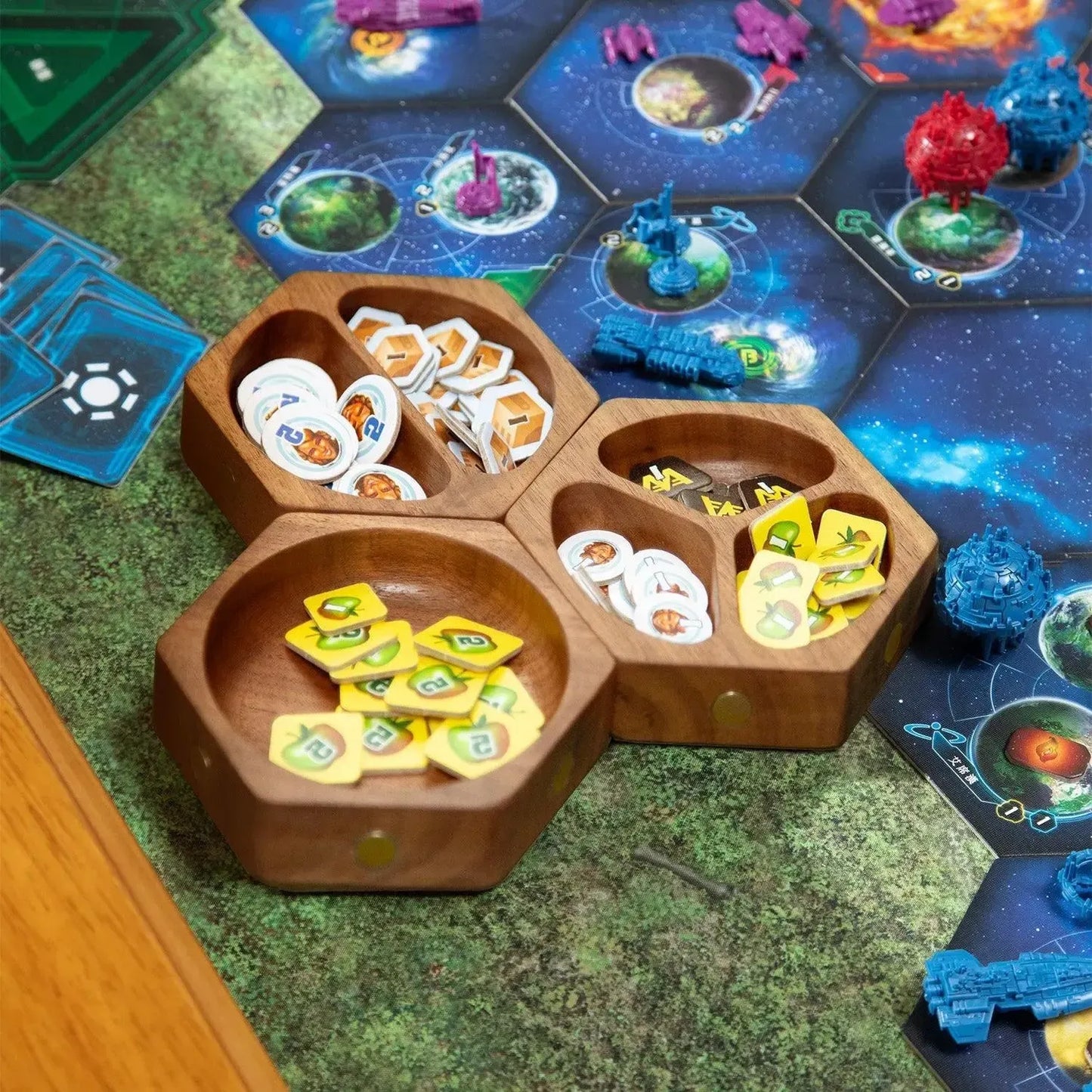 gaming-table-accessories-hexagon-wooden-magnetic-trays