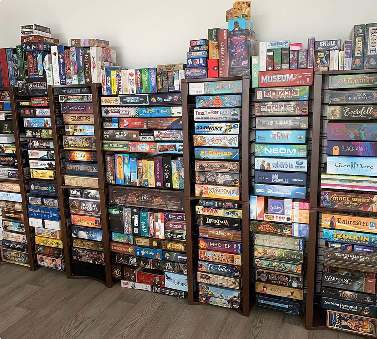 Double ShortThrone with 12 shelves
