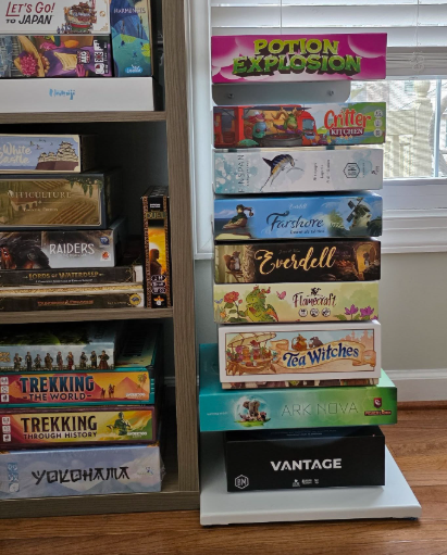 GamePillar Adjustable Board Game Tower – Short (79cm)