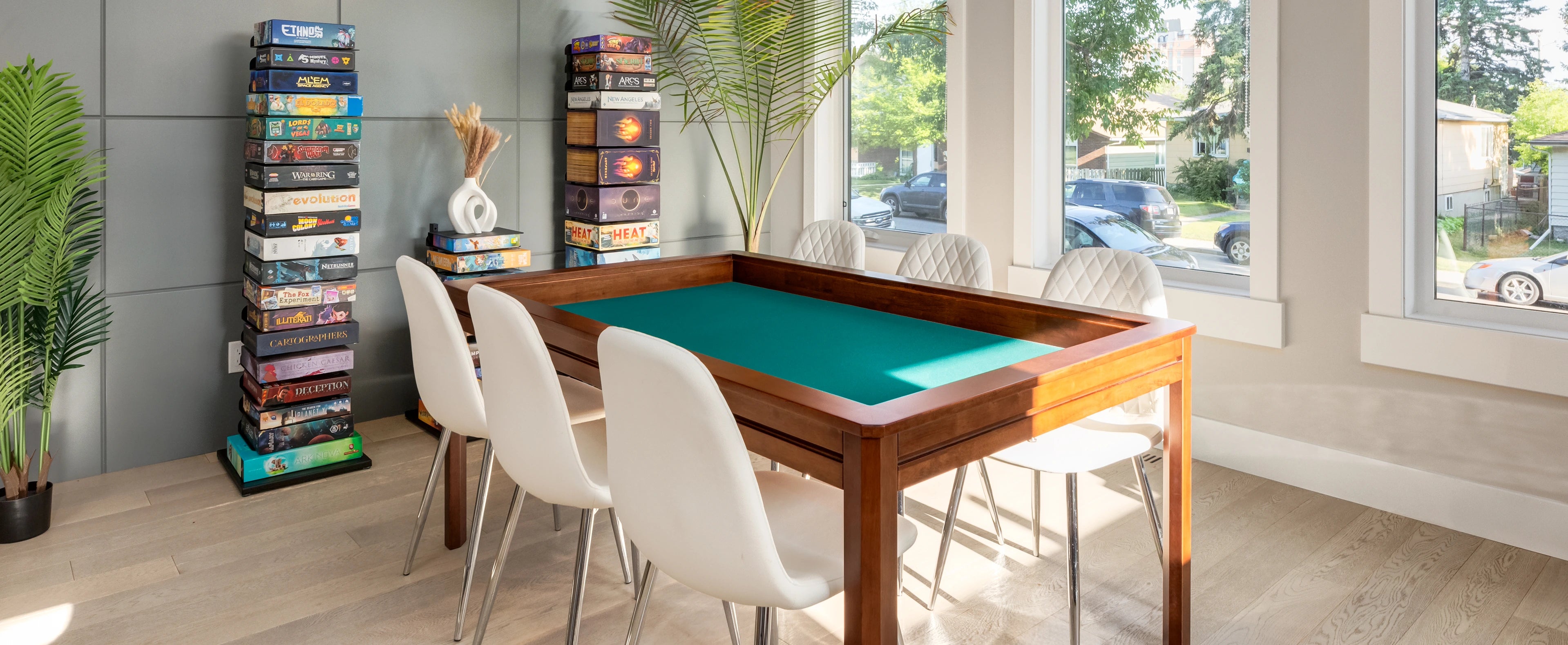 BoxKing Gaming promotional banner – gaming tables and board game storage