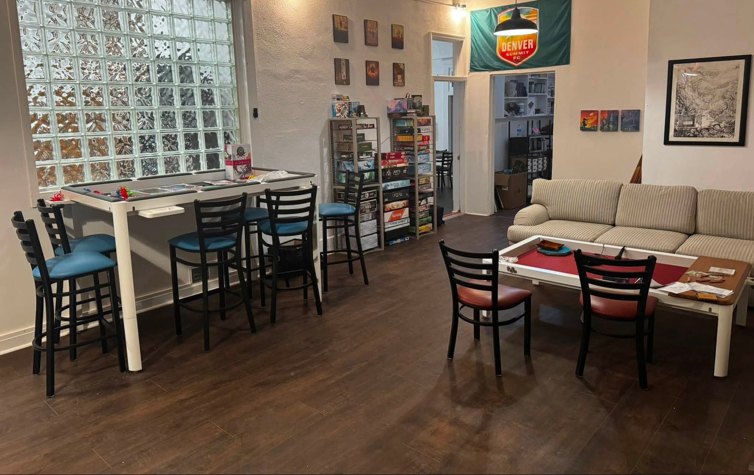 ironside 2.0 gaming table with bar leg
