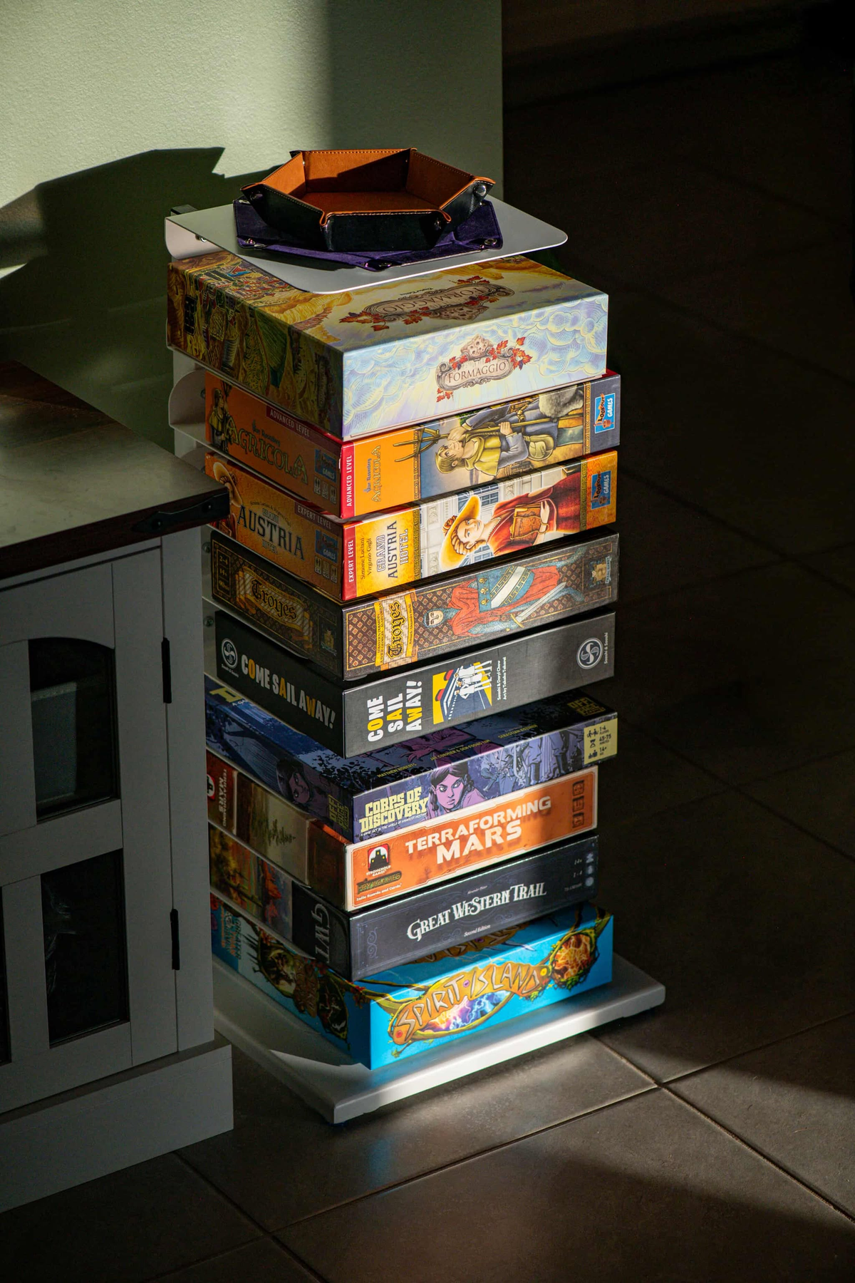 GamePillar Adjustable Board Game Tower – Short (79cm)