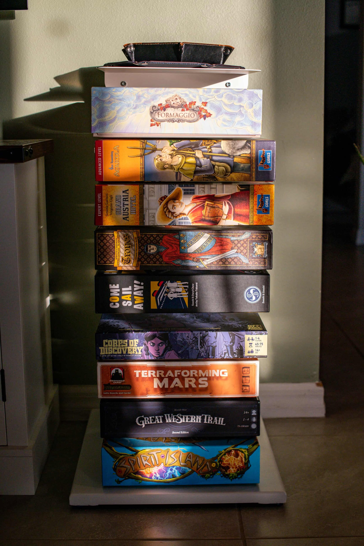 GamePillar Adjustable Board Game Tower – Short (79cm)