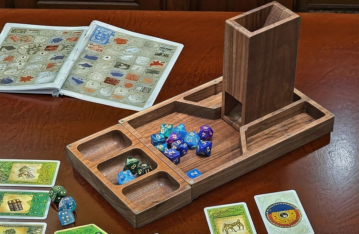 Wooden Magnetic Dice Tower with Tray – color variant | BoxKing Gaming